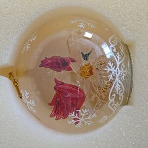 Vintage Sorelle Globe Cardinal Lights Up On A Gold Hanging Stand